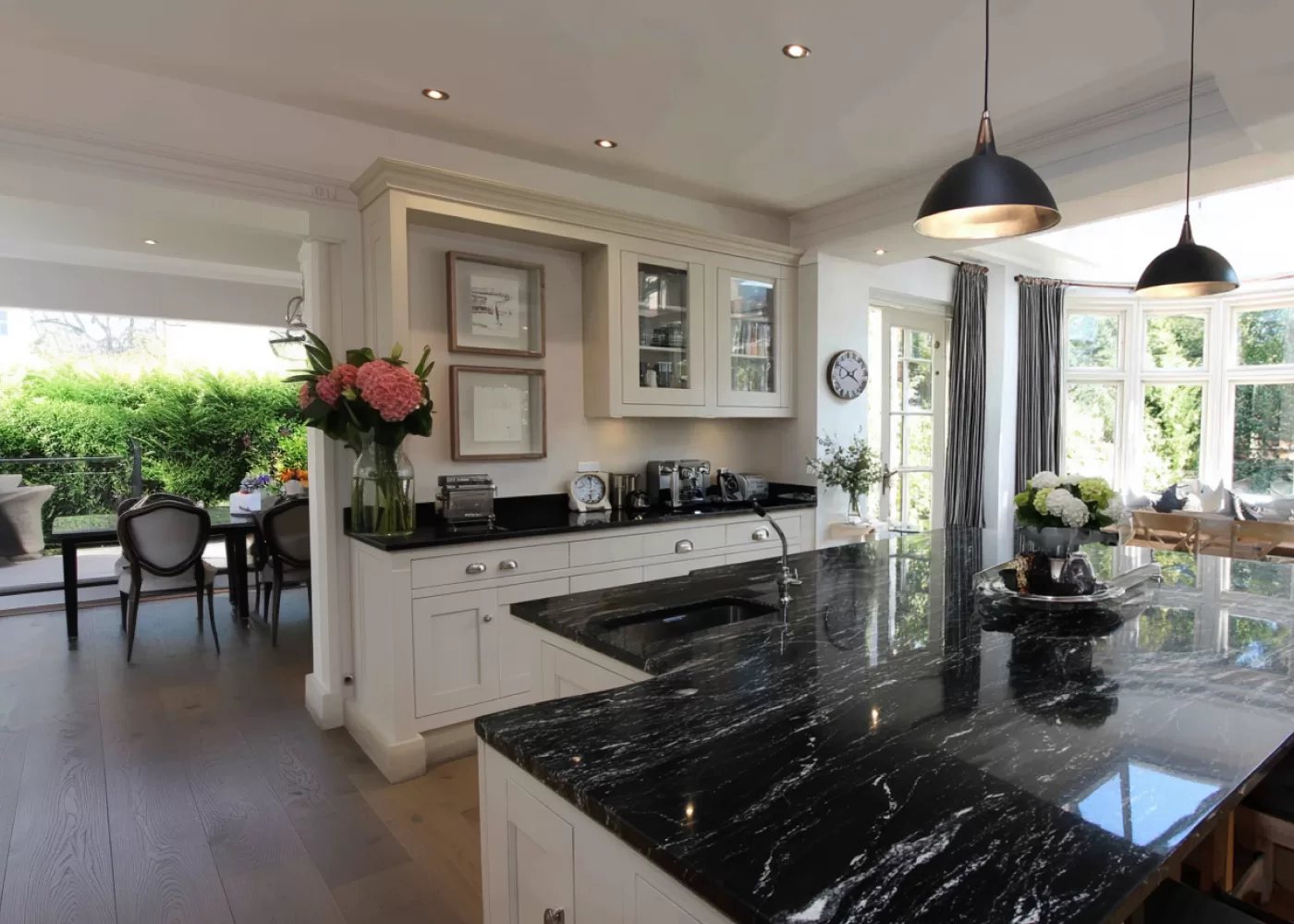 Granite vs Quartz Worktops: Which Is Better for Your Kitchen?